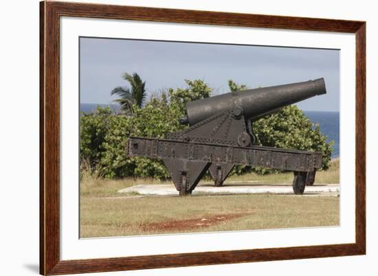 Iron cannon sitting on the outskirts of Castillo de la Real Fuerza on the western edge of Havana-Mallorie Ostrowitz-Framed Photographic Print