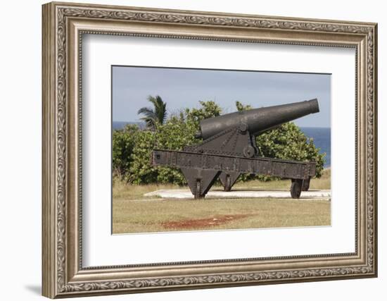 Iron cannon sitting on the outskirts of Castillo de la Real Fuerza on the western edge of Havana-Mallorie Ostrowitz-Framed Photographic Print