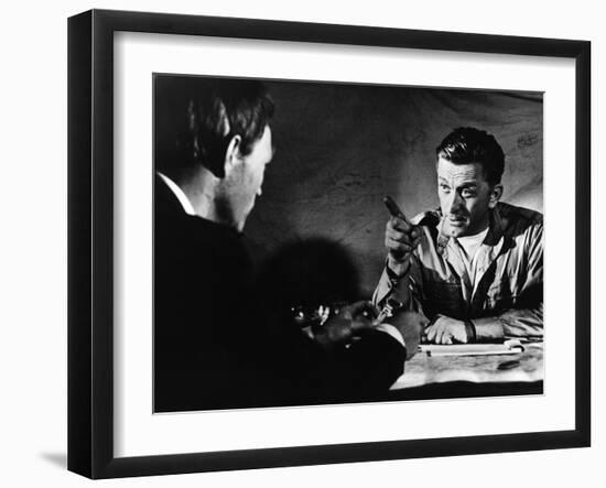 "Is Paris burning?" by Rene Clement with Pierre Vaneck, Kirk Douglas, 1966 (b/w photo)-null-Framed Photo