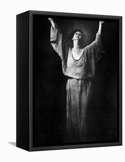 Isadora Duncan (1877-1927)-Arnold Genthe-Framed Premier Image Canvas