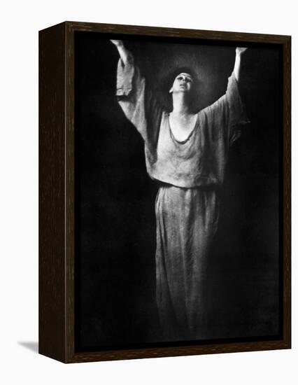 Isadora Duncan (1877-1927)-Arnold Genthe-Framed Premier Image Canvas