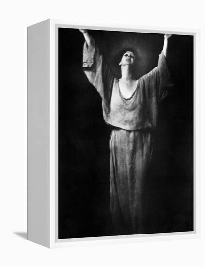 Isadora Duncan (1877-1927)-Arnold Genthe-Framed Premier Image Canvas