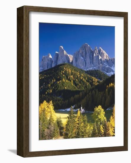 Italien, Sv¼dtirol, Dolomiten, Villnv?VŸtal, Kirche, Sankt Johann, Geislerspitzen-Thonig-Framed Photographic Print