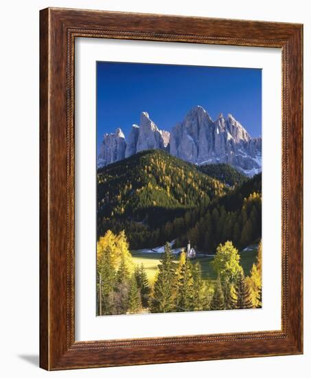 Italien, Sv¼dtirol, Dolomiten, Villnv?VŸtal, Kirche, Sankt Johann, Geislerspitzen-Thonig-Framed Photographic Print