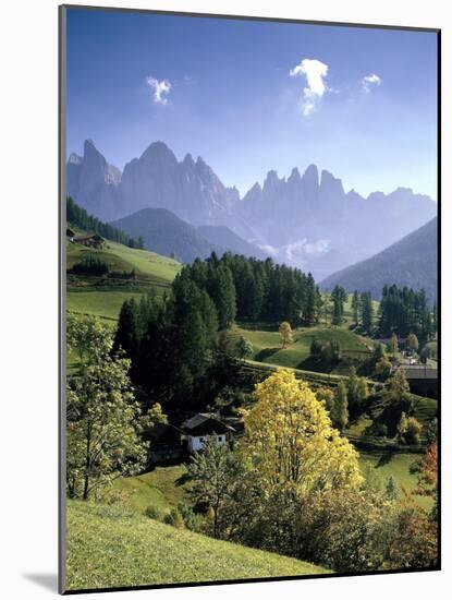 Italien, Sv¼dtirol, Dolomiten, Villnv?VŸtal, Nahe St. Magdalena, Geislerspitzen, AuvŸen-Thonig-Mounted Photographic Print