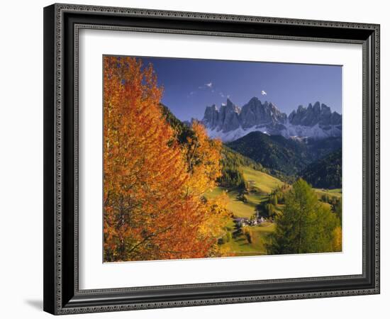 Italien, Sv¼dtirol, Villnv?VŸtal, Dolomiten, St. Magdalena, Geislerspitzen, Herbst-Thonig-Framed Photographic Print