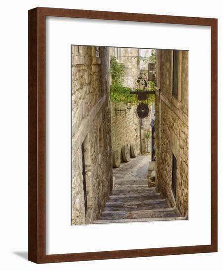 Italy, Apulia, Foggia, Vieste. A picturesque alley in Vieste old town.-Julie Eggers-Framed Premium Photographic Print