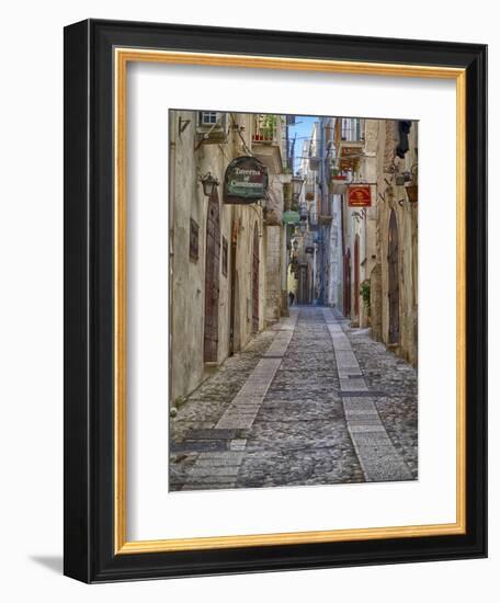 Italy, Apulia, Foggia, Vieste. A picturesque alley in Vieste old town.-Julie Eggers-Framed Photographic Print