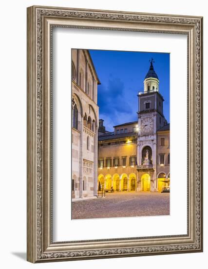 Italy, Italia; Emilia-Romagna; Modena district. Modena. Piazza Grande, Lion Statue of the Cathedral-Francesco Iacobelli-Framed Photographic Print