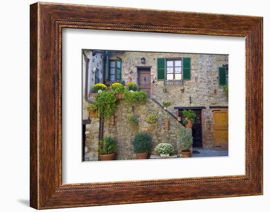 Italy, Tuscany, Courtyard-John Ford-Framed Photographic Print