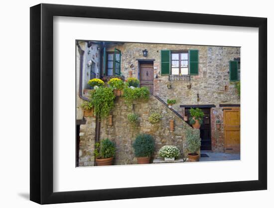 Italy, Tuscany, Courtyard-John Ford-Framed Photographic Print