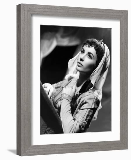 IVANHOE, 1952 directed by RICHARD THORPE Elizabeth Taylor (b/w photo)-null-Framed Photo