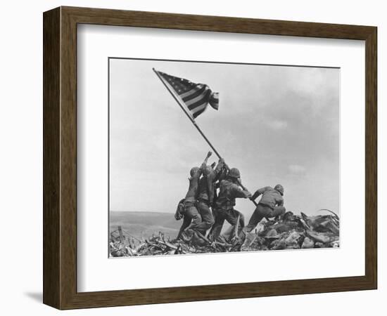 Iwo Jima Flag Raising-Joe Rosenthal-Framed Photographic Print