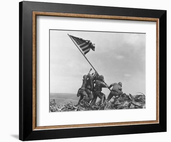 Iwo Jima Flag Raising-Joe Rosenthal-Framed Photographic Print