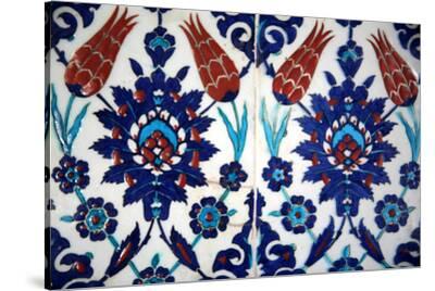 Iznik Tiles, Rustem Pasha Mosque, Istanbul, Turkey Iznik Tiles, Rustem Pasha Mosque, Istanbul, Turkey