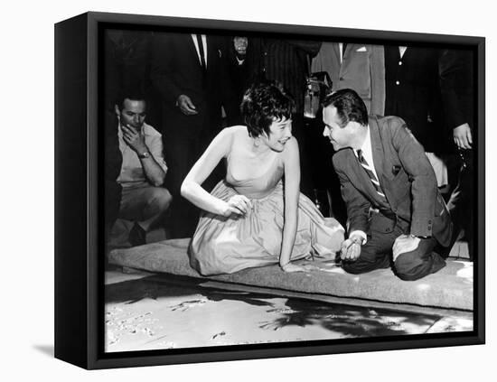 Jack Lemmon, Shirley Maclaine, 1963-null-Framed Premier Image Canvas