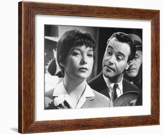 Jack Lemmon, Shirley Maclaine, The Apartment, 1960-null-Framed Photographic Print