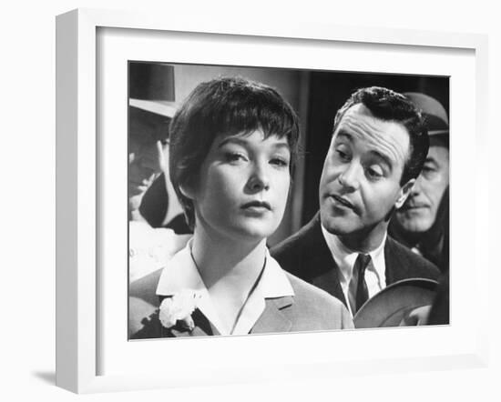 Jack Lemmon, Shirley Maclaine, The Apartment, 1960-null-Framed Photographic Print