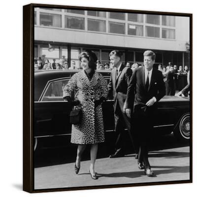 jackie kennedy vintage oleg cassini dress
