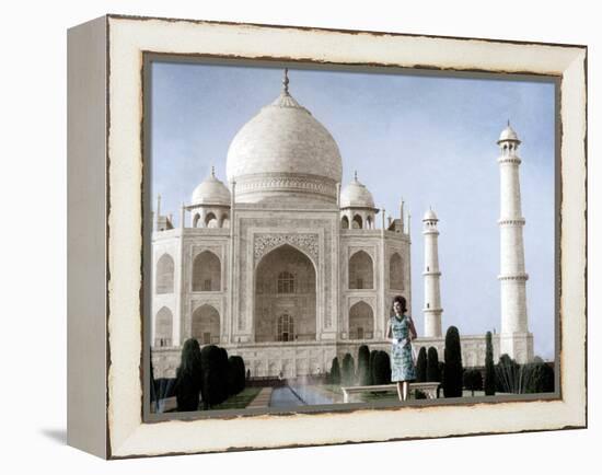 Jackie Kennedy in Front of the Taj Mahal, 15th March, 1962-null-Framed Stretched Canvas