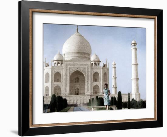 Jackie Kennedy in Front of the Taj Mahal, 15th March, 1962-null-Framed Photo