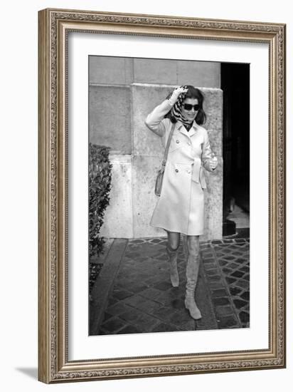 Jackie Kennedy Onassis (Nina Ricci Sunglasses, Gucci Bag) Leaving Crillon Hotel, Paris, 1970-null-Framed Photo