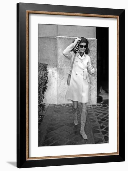 Jackie Kennedy Onassis (Nina Ricci Sunglasses, Gucci Bag) Leaving Crillon Hotel, Paris, 1970-null-Framed Photo