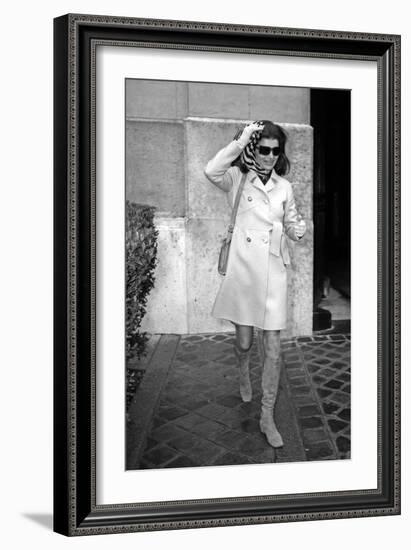 Jackie Kennedy Onassis (Nina Ricci Sunglasses, Gucci Bag) Leaving Crillon Hotel, Paris, 1970-null-Framed Photo