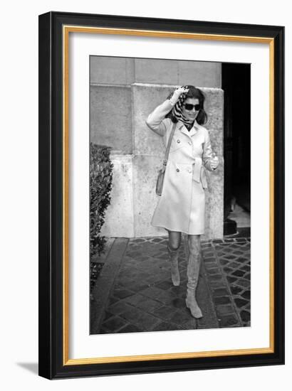 Jackie Kennedy Onassis (Nina Ricci Sunglasses, Gucci Bag) Leaving Crillon Hotel, Paris, 1970-null-Framed Photo