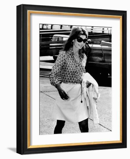 Jacqueline Kennedy Onassis Walks Through Rome's Leonardo Da Vinci Airport-null-Framed Photo