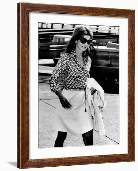 Jacqueline Kennedy Onassis Walks Through Rome's Leonardo Da Vinci Airport-null-Framed Photo