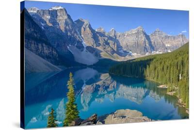 Canada, Banff National Park, Valley of the Ten Peaks, Moraine Lake ...