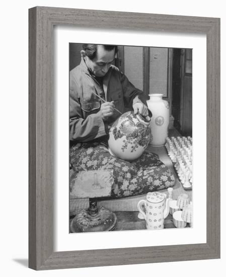 Japanese Pottery Worker Painting Large Vase-Dmitri Kessel-Framed Photographic Print