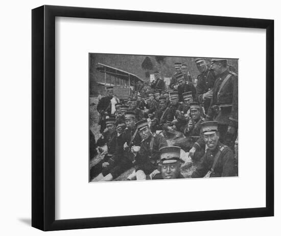 Japanese soldiers on the way to the front: the noonday meal of tea and rice, 1904-1905-Unknown-Framed Photographic Print