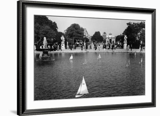 Jardin des Tuileries, Paris 1950s-Jules Dortes-Framed Giclee Print