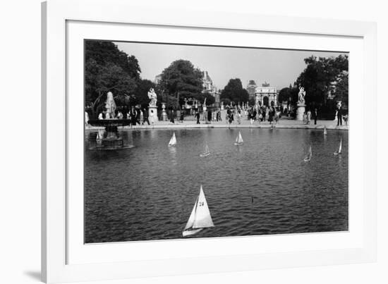 Jardin des Tuileries, Paris 1950s-Jules Dortes-Framed Giclee Print