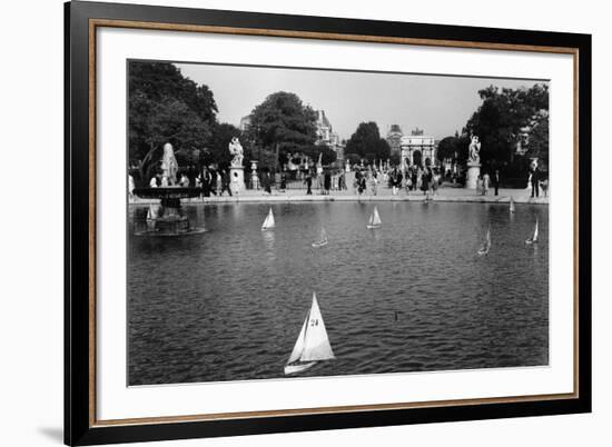 Jardin des Tuileries, Paris 1950s-Jules Dortes-Framed Giclee Print