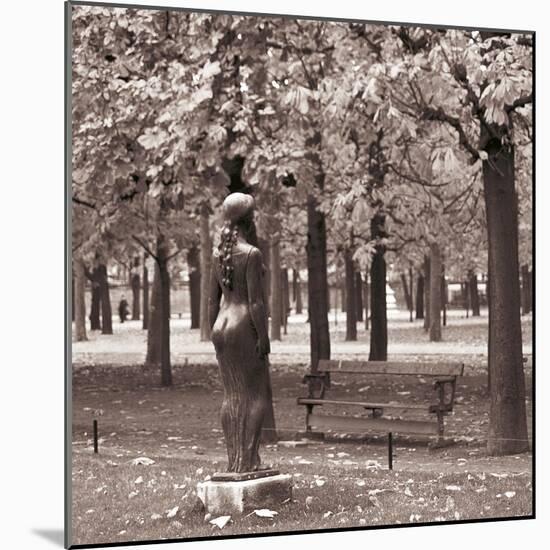 Jardins Des Tuileries - Pause-Bill Philip-Mounted Giclee Print