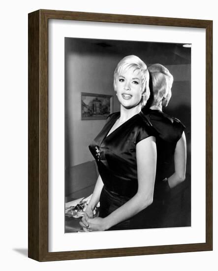 Jayne Mansfield, Experimenting with a New Short Hairdo, November 1962-null-Framed Photo