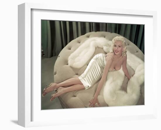 Jayne Mansfield Wearing a Close-Fitting Dress and a Fur Stole, C. 1956-null-Framed Photo