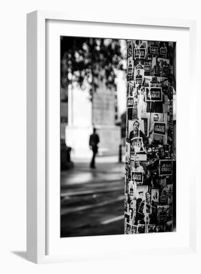 Je Suis Charlie Poster on A Light Pole-Emanuele Mazzoni-Framed Photographic Print