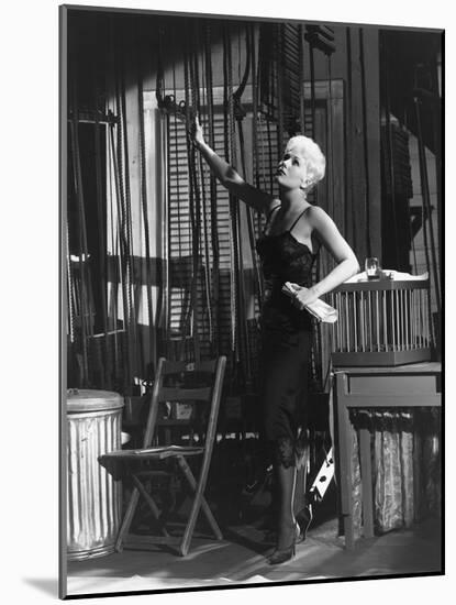 JEANNE EAGLES, 1957 directed by GEORGE SIDNEY Kim Novak (b/w photo)-null-Mounted Photo