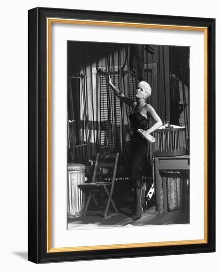 JEANNE EAGLES, 1957 directed by GEORGE SIDNEY Kim Novak (b/w photo)-null-Framed Photo