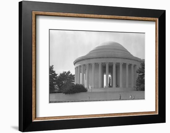 Jefferson Memorial with Profile of Statue of Jefferson-GE Kidder Smith-Framed Photographic Print