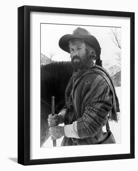 JEREMIAH JOHNSON, 1972 directed by SYNEY POLLACK Robert Redford (b/w photo)-null-Framed Photo