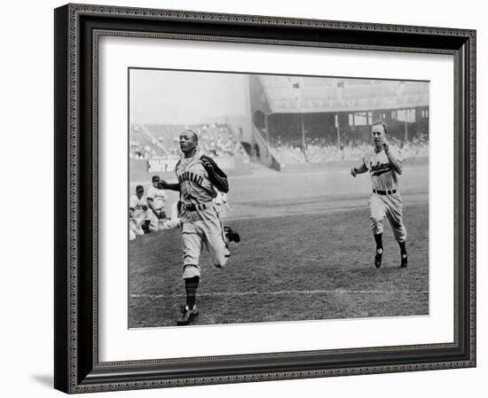 Jesse Owens Beating Baseball Player George CAse in 100-Yard Dash at Cleveland Stadium-null-Framed Photo