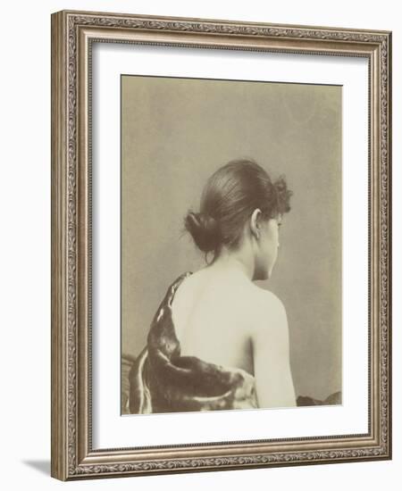 Jeune femme de trois -quarts dos, coiffée d'un chignon en buste-null-Framed Giclee Print