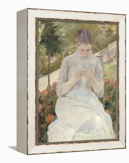 Jeune fille au jardin, dit aussi Femme cousant dans un jardin-Mary Cassatt-Framed Premier Image Canvas