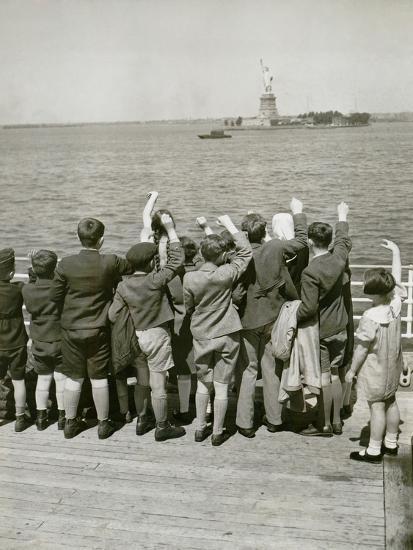 'Jewish Refugee Children Waving at the Statue of Liberty from Ocean ...
