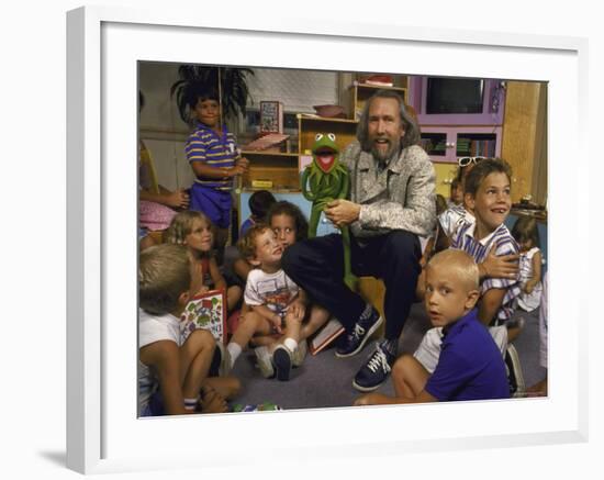 Jim Henson with Muppet, Kids at Jim Henson Productions Townhouse, Promote "Reading is Fundamental"-Ted Thai-Framed Premium Photographic Print